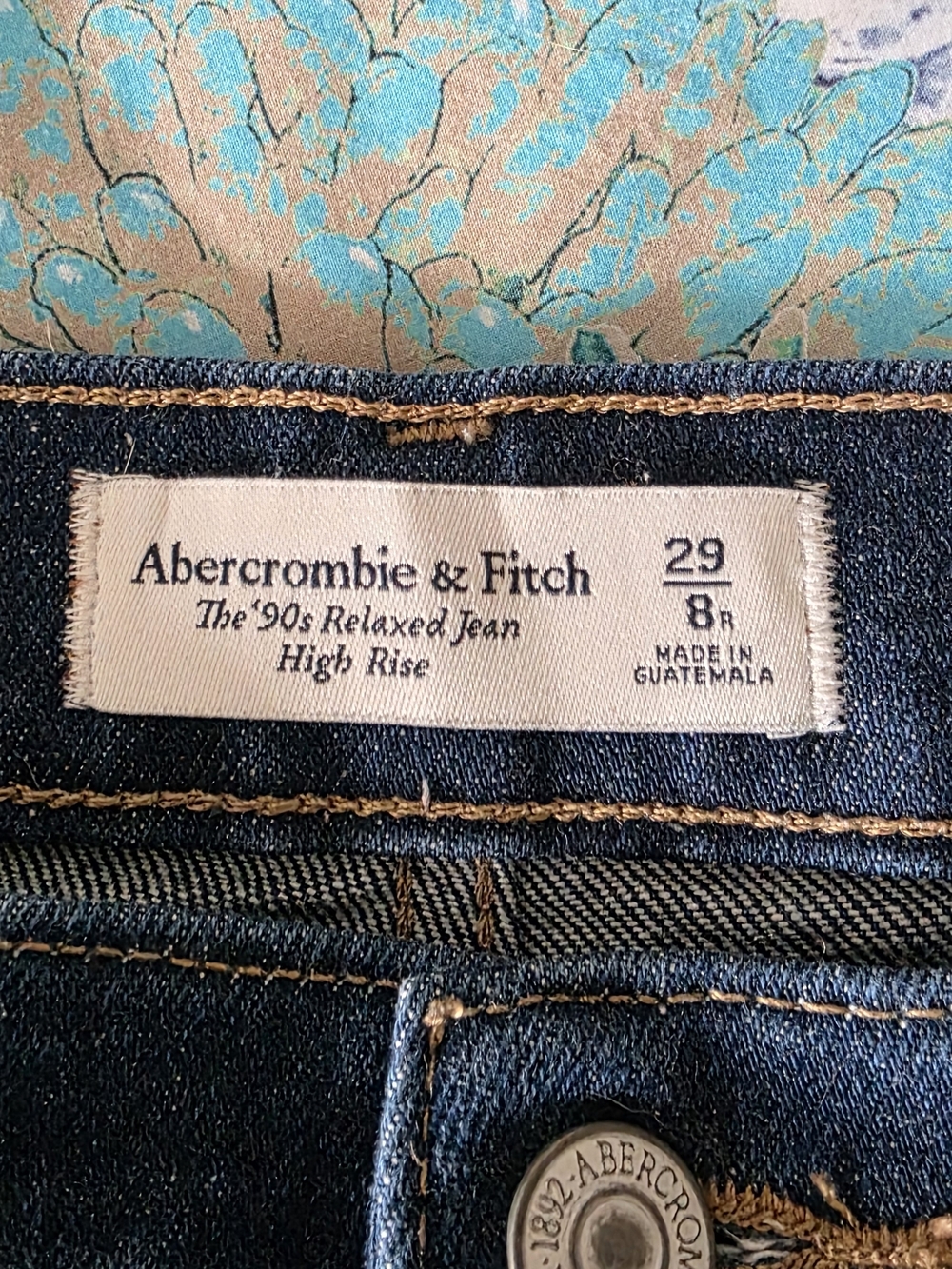 Abercrombie & Fitch 90's Relaxed High Rise Jeans in Dark Indigo Size 29 Regular
